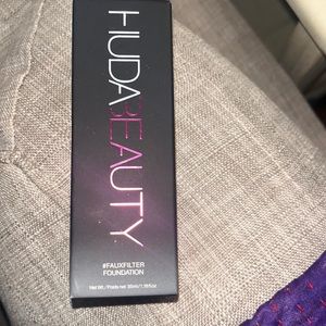 New with Tags HUDA BEAUTY #fauxfilter Foundation on clot toffee